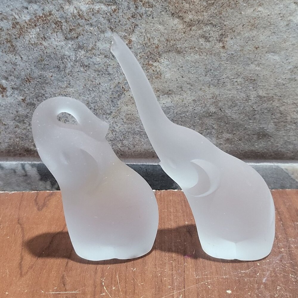 Kristaluxus Frosted Crystal Glass Elephant Figurines Set of 2